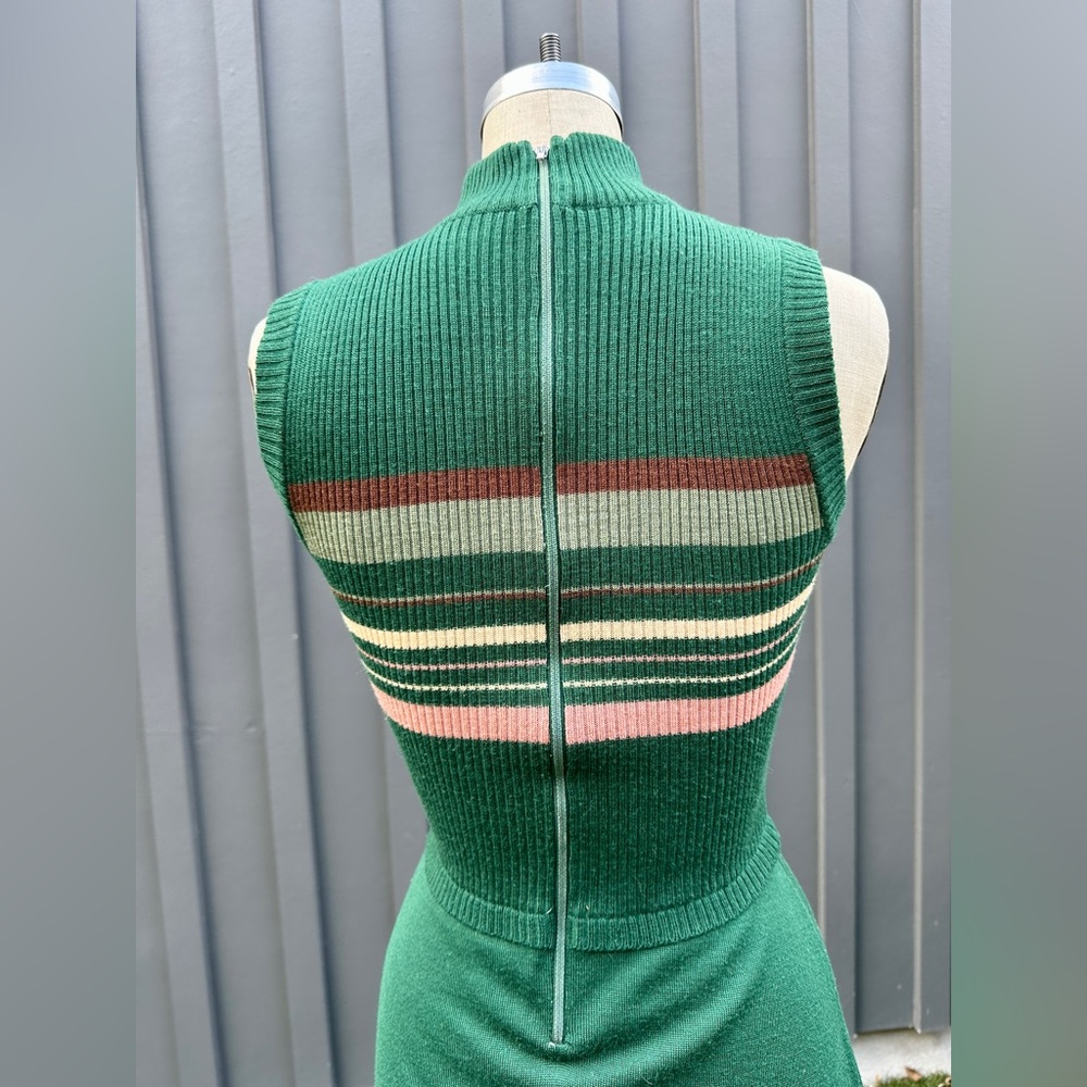 Vintage 1970s Groovy Stripes Sleeveless Mock Neck Knit Green Dress - Picture 4 of 8